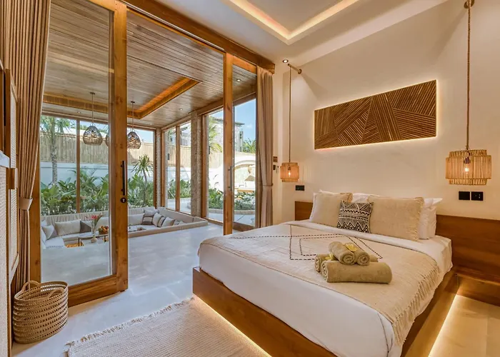 Provence 8bdr Jacuzzi Private Pool Garden * Seminyak (Bali)